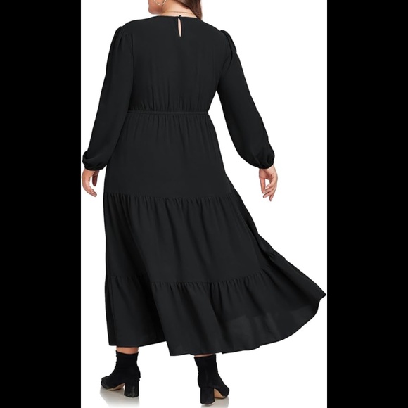 Women's Plus Size V Neck Smocked A-Line Maxi Tired Dress With Pockets - Picture 2 of 8